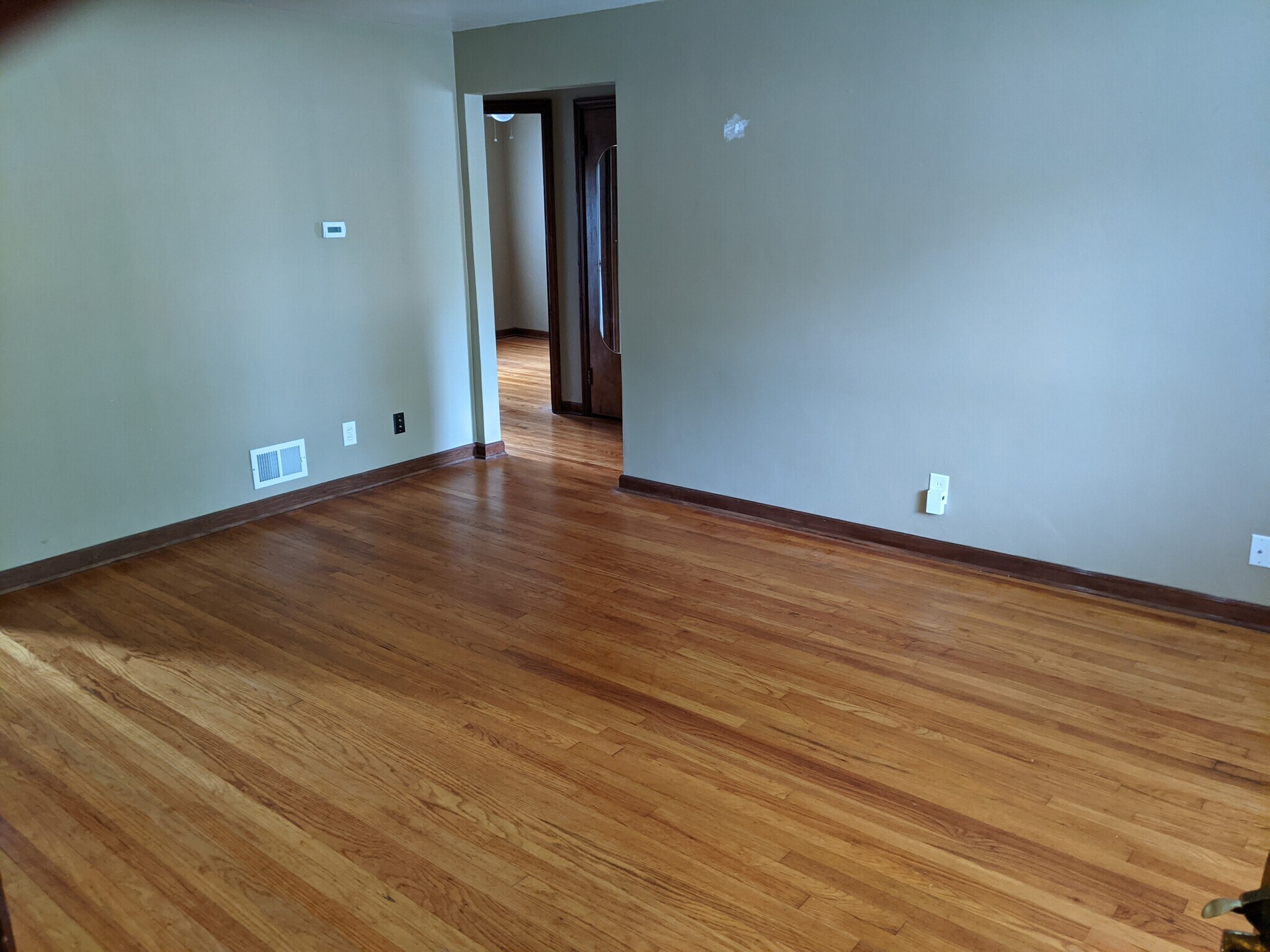 Building Photo - 3005 Fairway Dr
