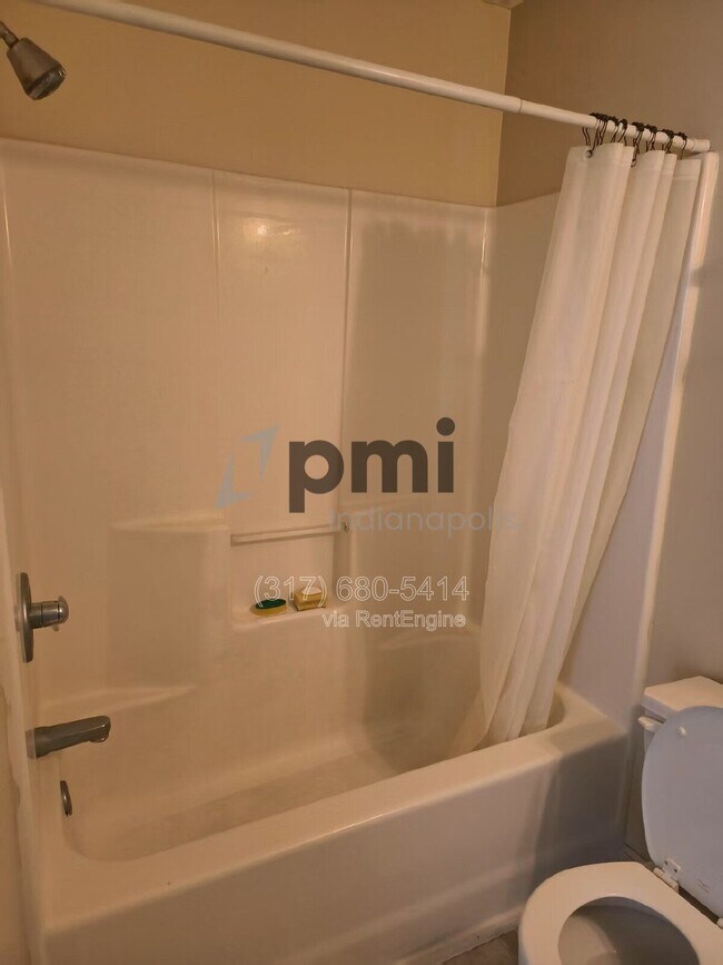 Building Photo - 2871 S Walnut Street Pike