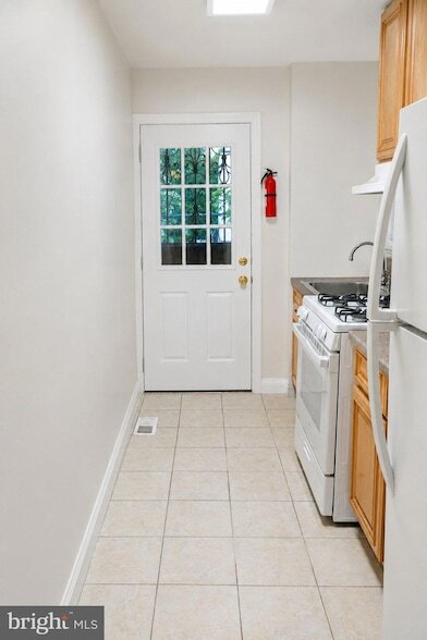 Building Photo - 59 Galveston Pl SW