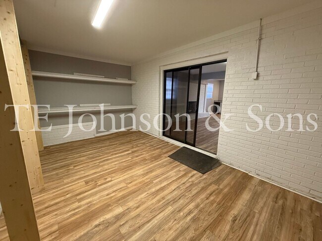 Building Photo - 3826 Barkwood Dr