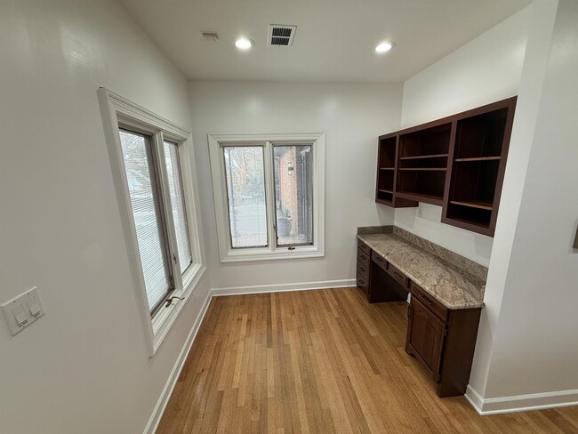 Building Photo - 765 Sweetbrier Rd