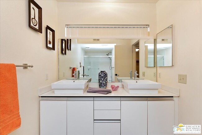 Building Photo - 1326 Tiffany Cir N