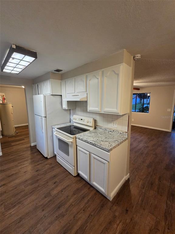 Building Photo - 39611 Meadowood Loop