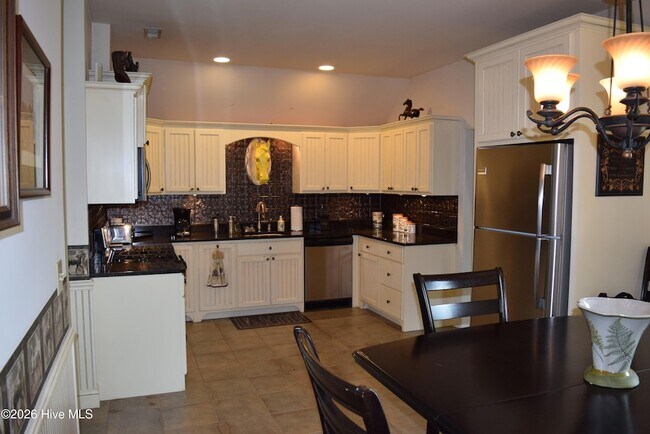 Building Photo - 245 Blue Valley Rd