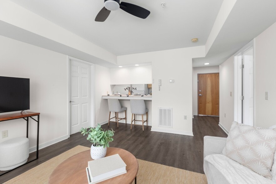 Primary Photo - Cary Belvidere Apartments