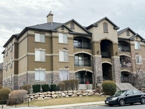 Building Photo - 496 S 2150 W