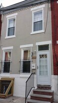 Building Photo - 2222 Watkins St