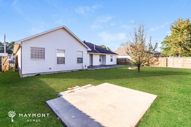 Building Photo - 2906 Falcon Ct