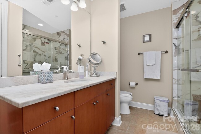 Building Photo - 4620 Piedmont Row Dr