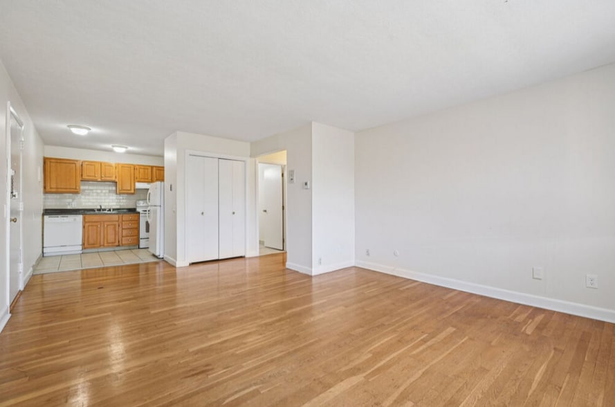 Building Photo - 55 Brighton Ave