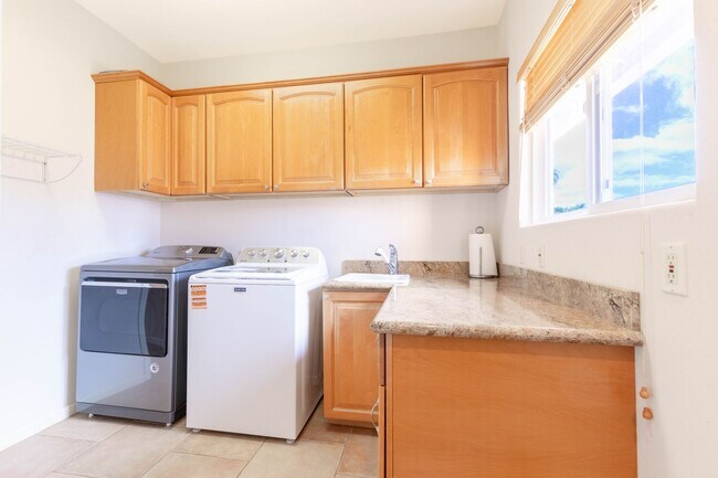 Building Photo - Kahana Ridge – Three Bedroom, Three Bathro...