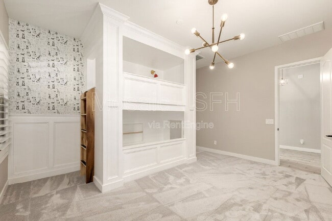 Building Photo - 10627 E Tumbleweed Ave