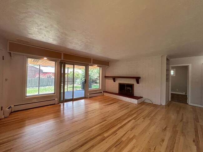Building Photo - $0 DEPOSIT OPTION. 2 BEDROOM 1 BATH, XERISCAPED YARD CLOSE TO BELMAR, O'KANE PARK AND ST ANTHONY'S!