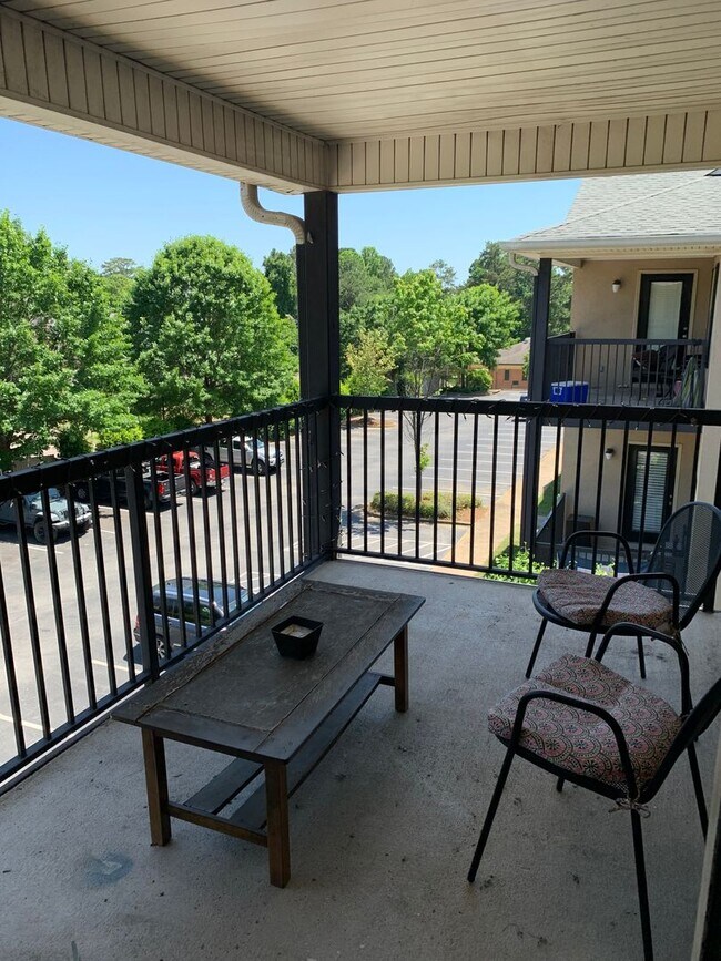 Building Photo - Tower Place #303