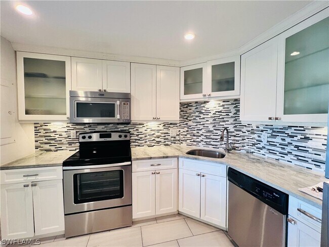 Building Photo - 5 Bluebill Ave