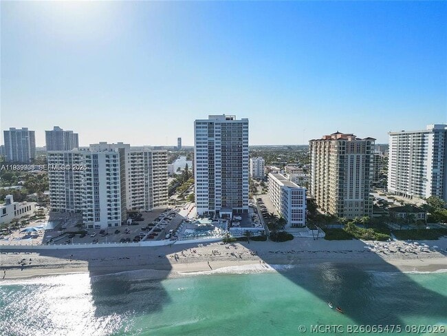 Building Photo - 3140 S Ocean Dr