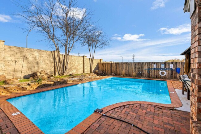 Building Photo - 4629 Amherst Ln