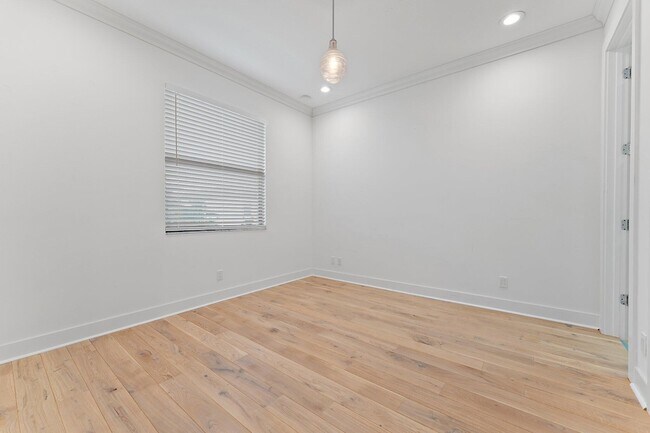Building Photo - 4084 Faraday Wy