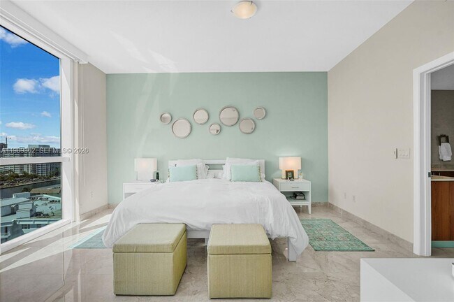 Building Photo - 1945 S Ocean Dr