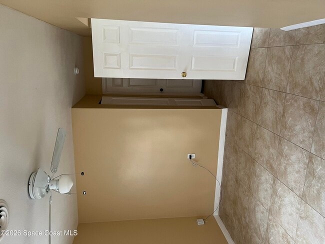 Building Photo - 461 Amity Ave