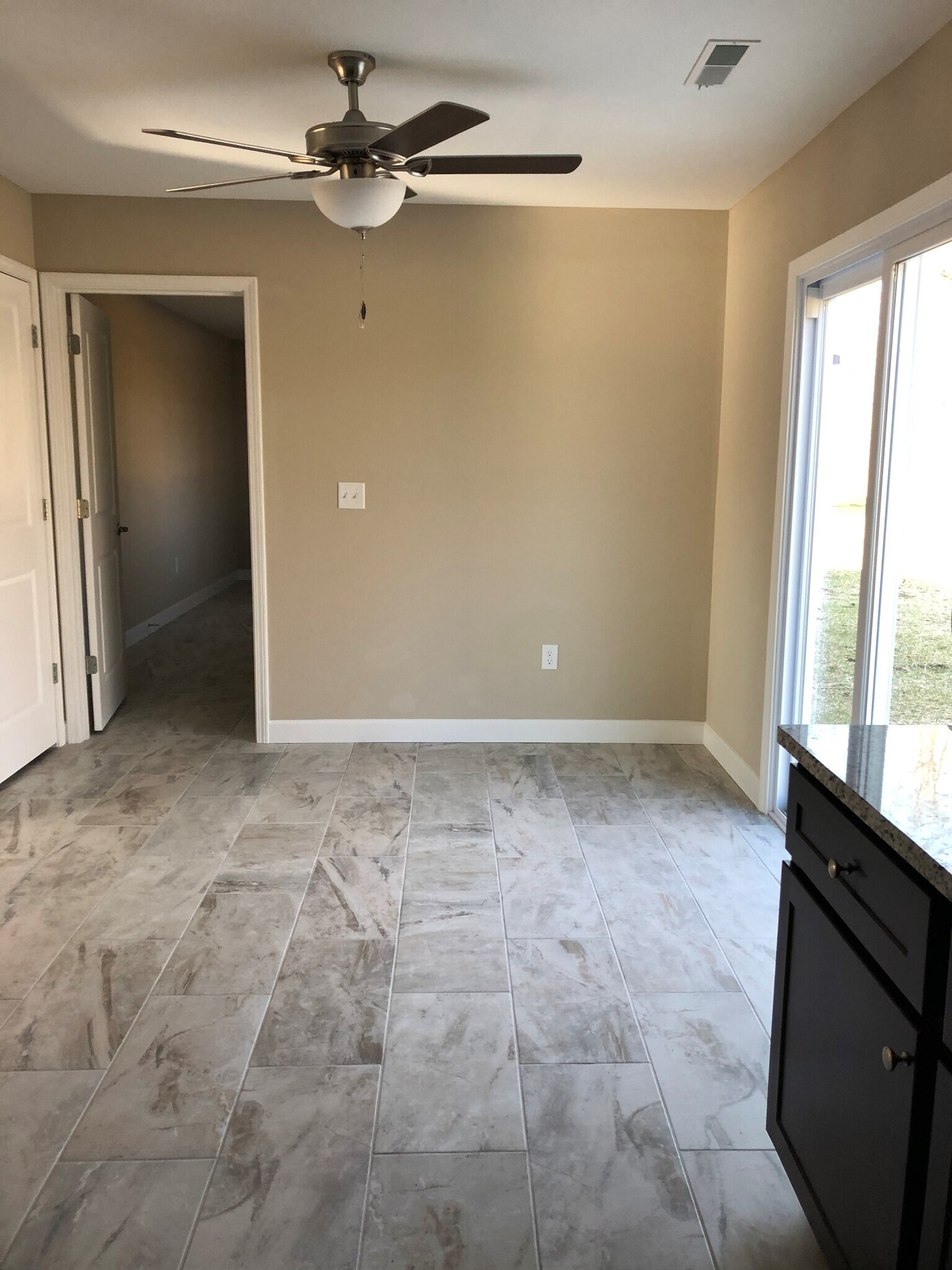 Building Photo - 1338 Village Circle Dr