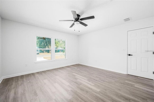 Building Photo - 1523 NE 1st Ave