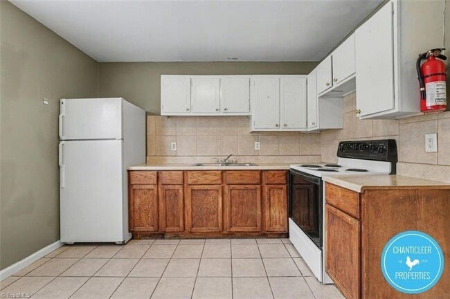 Building Photo - 1500 Autumn Dr