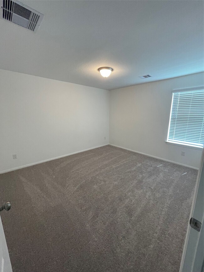 Building Photo - 8111 Royal Palm Ct