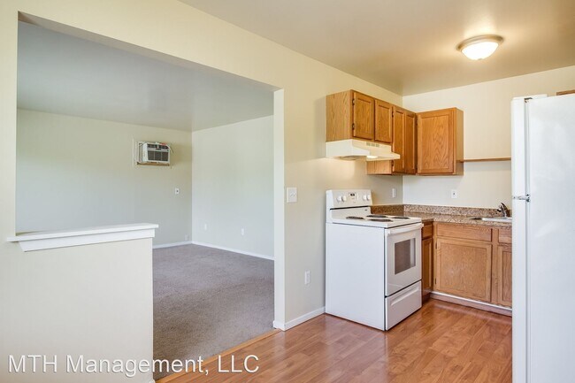 Building Photo - 2 br, 1 bath Apartment - 425 Meadowview St