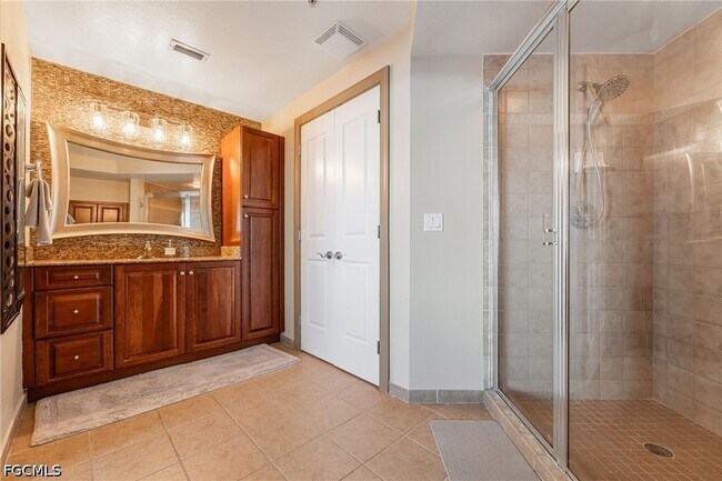 Building Photo - 2825 Palm Beach Blvd