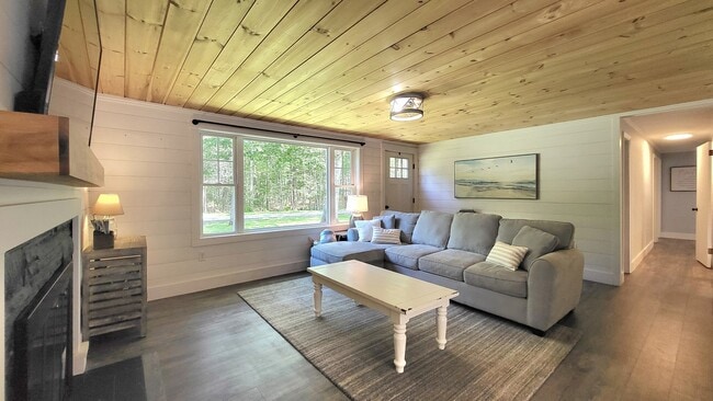 Building Photo - 285 Berwick Rd