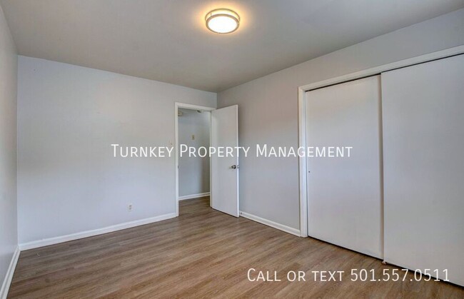 Building Photo - 4407 Lynn Ln