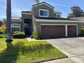 Building Photo - 5 bed 3 bath Gated Community in Union City...