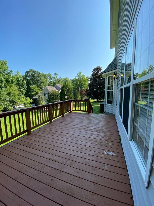 Building Photo - Beautiful 4 Bedroom Home In Hunter's Creek