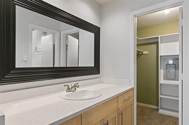 Building Photo - 6530 Copper Creek Dr