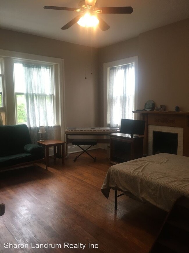 Building Photo - 1407 S 3rd St