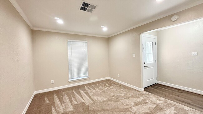 Building Photo - 109 Houston St