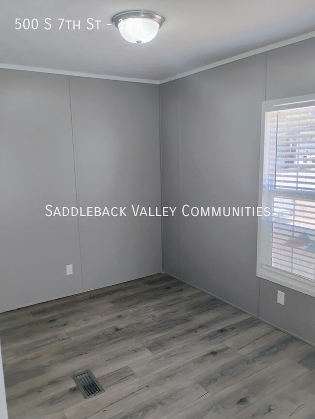 Building Photo - 500 S 7th St