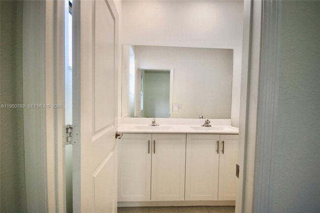 Building Photo - 3408 W 111th Pl