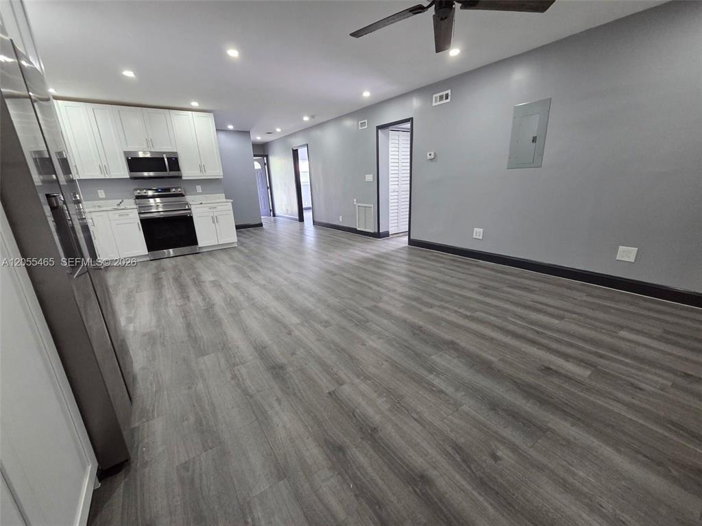 Building Photo - 8227 NW 39th St