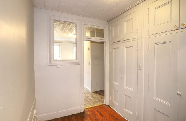 Building Photo - 320 Jefferson St