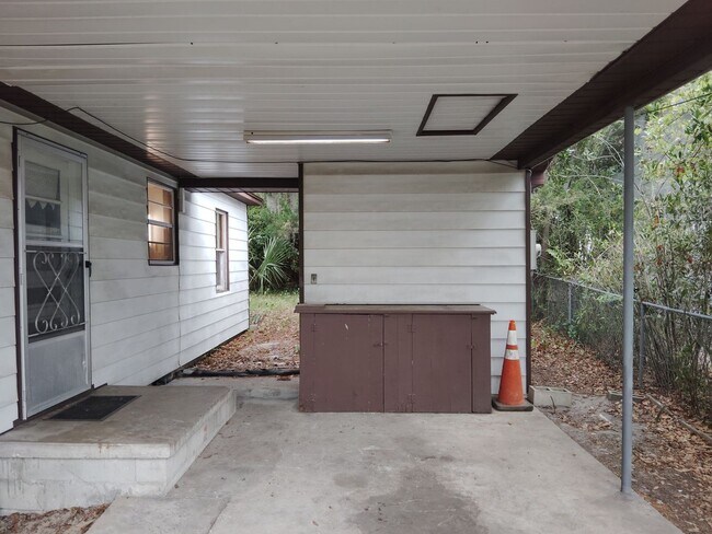 Building Photo - Vintage 2 Bedroom home near downtown Lake City