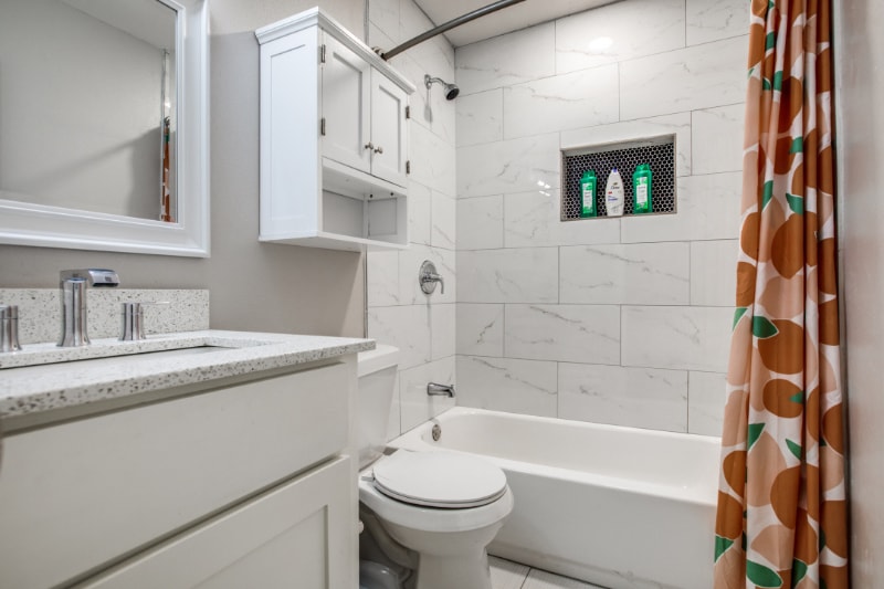 Building Photo - 831 Loganwood Ave