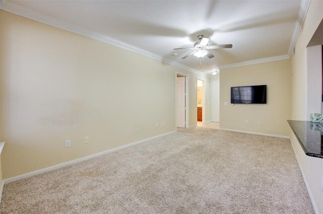 Building Photo - 7575 Kirby Dr