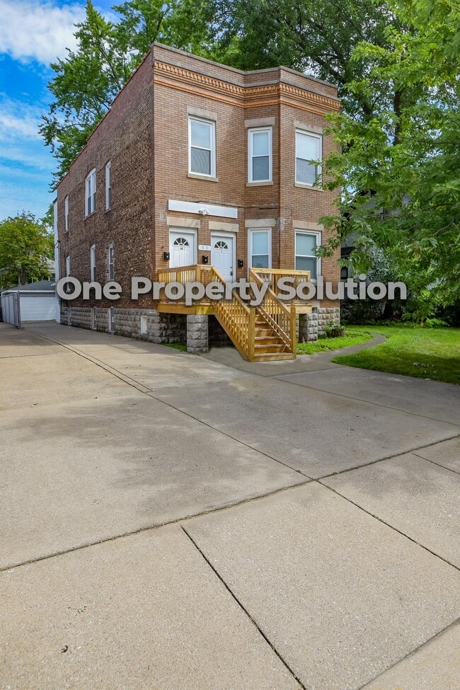 Building Photo - 35 Ruth St