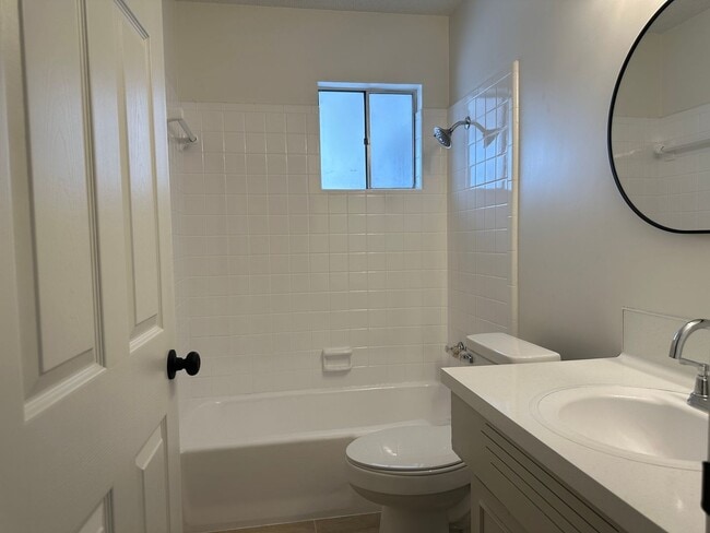 Building Photo - Renovated Portland Home