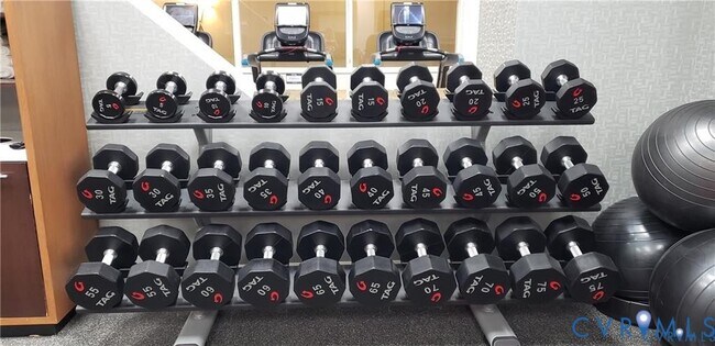 Building Photo - 230 N 6th St