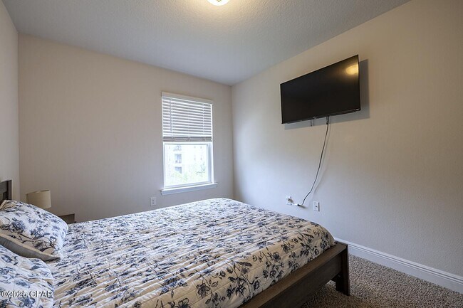 Building Photo - 1882 Pointe Dr