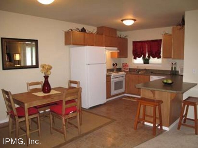 Building Photo - 4420-4455 Seaton Ln NE
