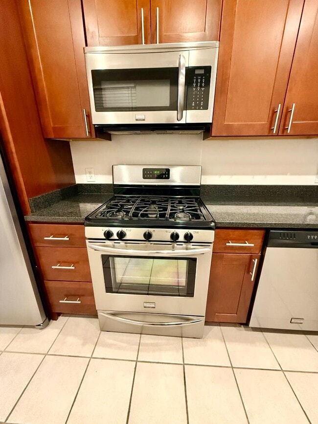 Building Photo - 124 W Hamburg St